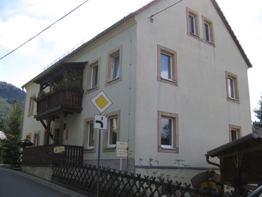 Mehrfamilienhaus Kleingießhübel, Dorfstraße