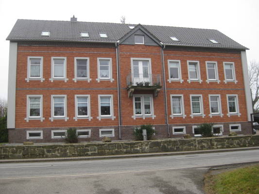 Mehrfamilienhaus Steinigtwolmsdorf, Dresdner Straße